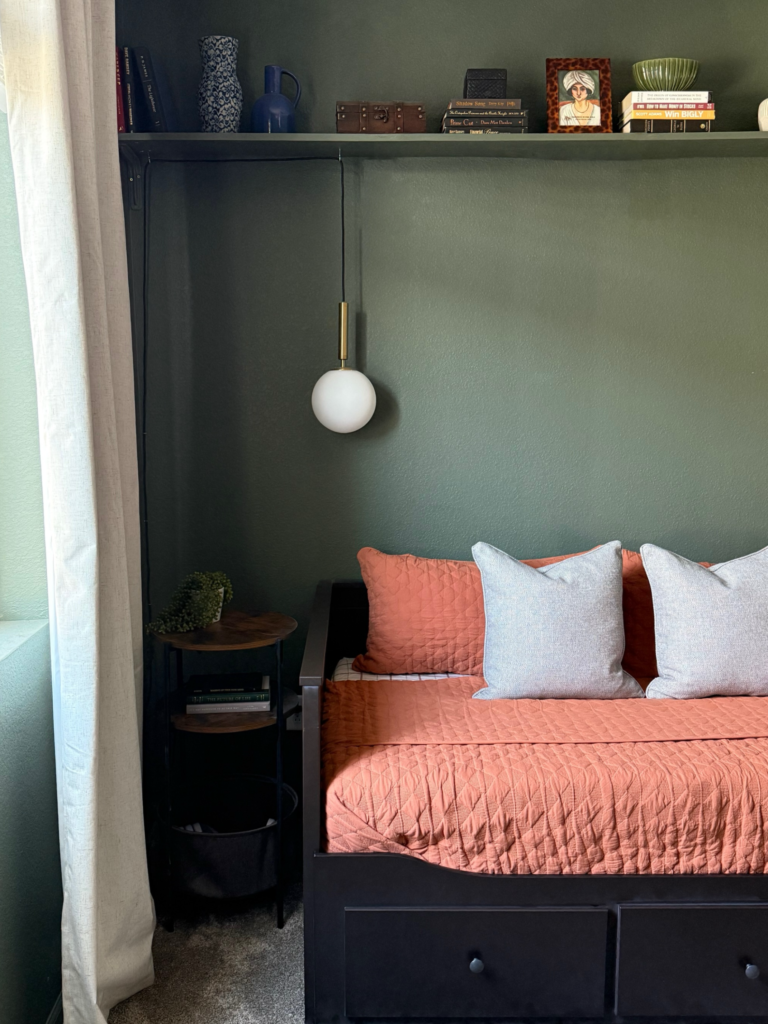Interior Design Dark Green Guest Bed
